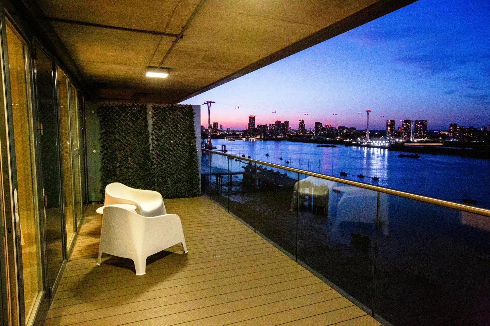 Waterfront- London Greenwich O2 Arena 2 Bed Flat Exterior photo